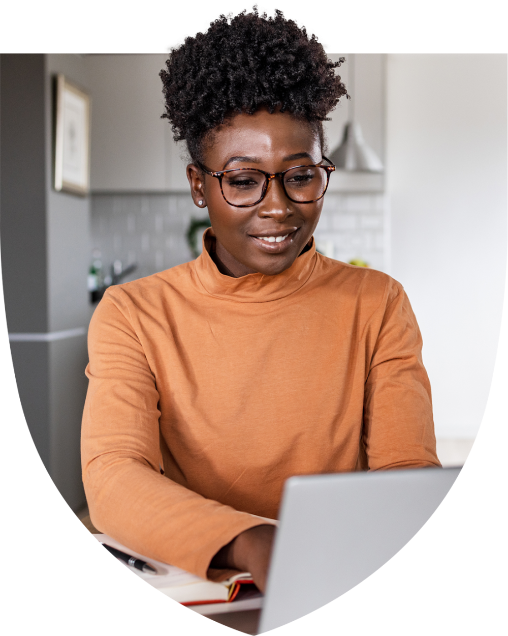 Businesswoman preparing on the computer